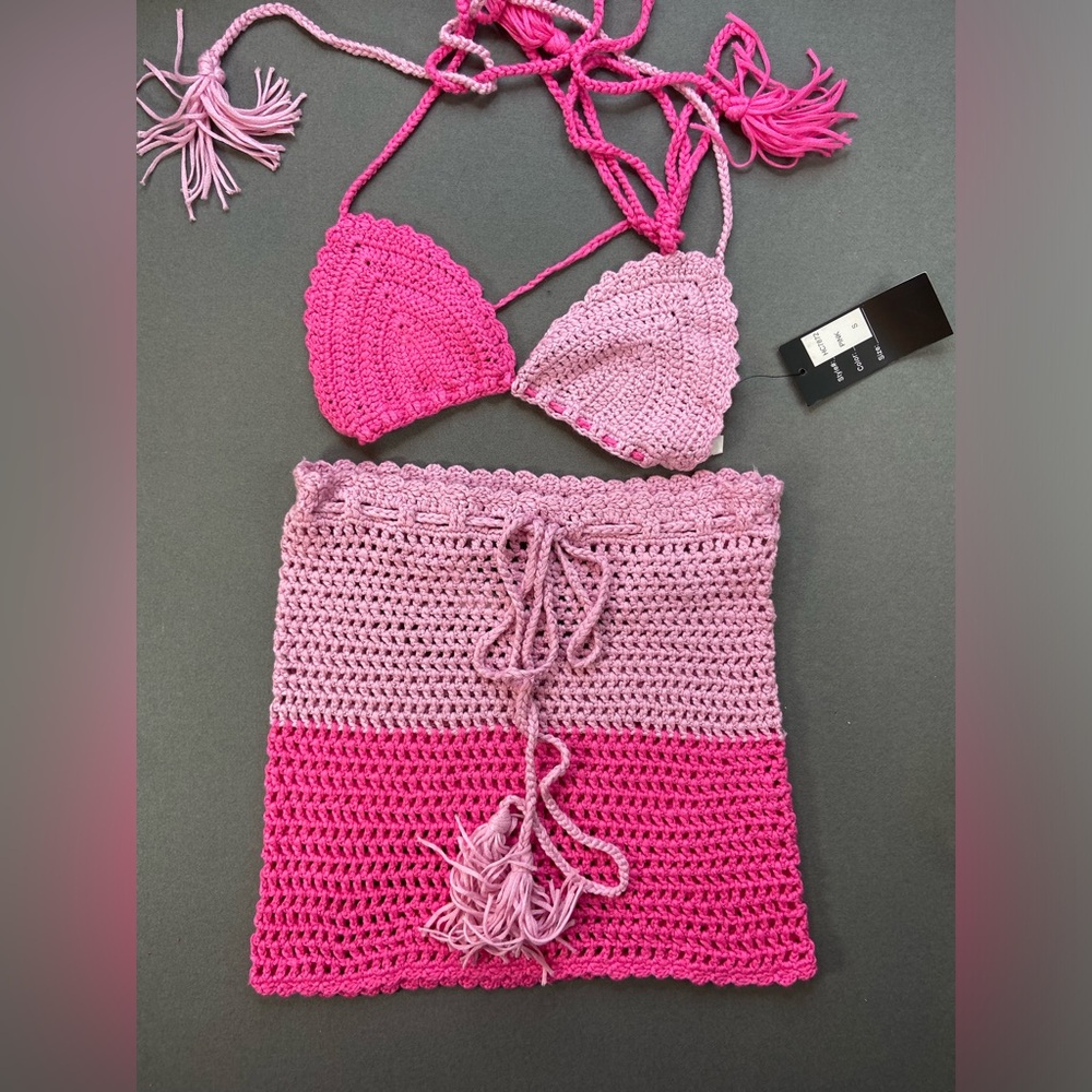Hot & Delicious Crochet Bathing‎ Suit top and Skirt size Small, New With Tag